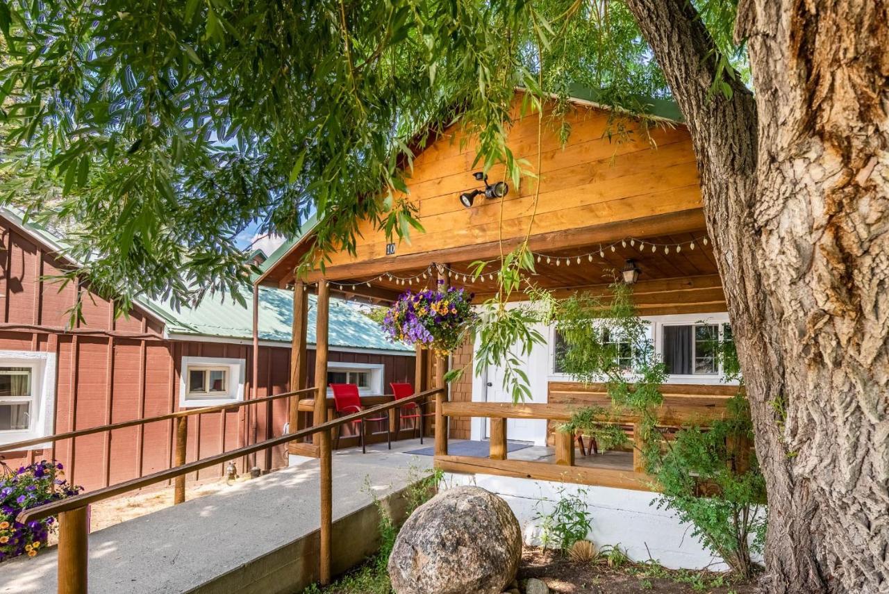 Log Cabin Motel Pinedale Eksteriør billede