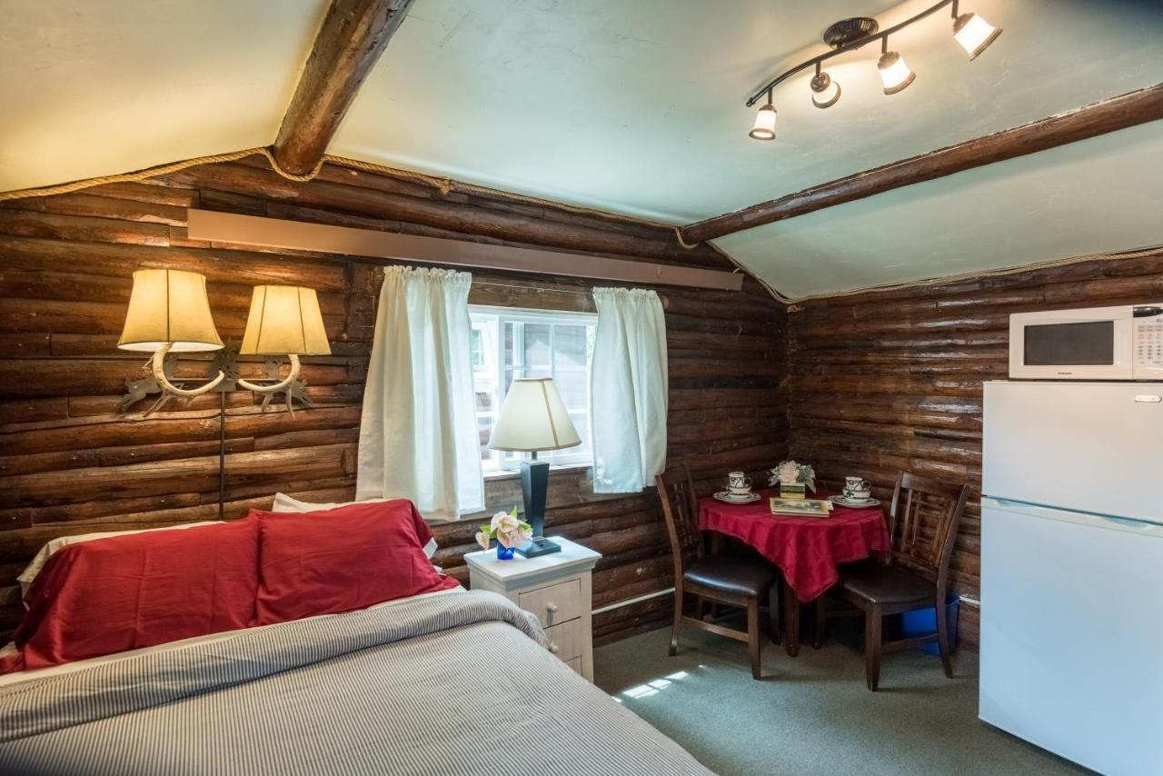 Log Cabin Motel Pinedale Eksteriør billede