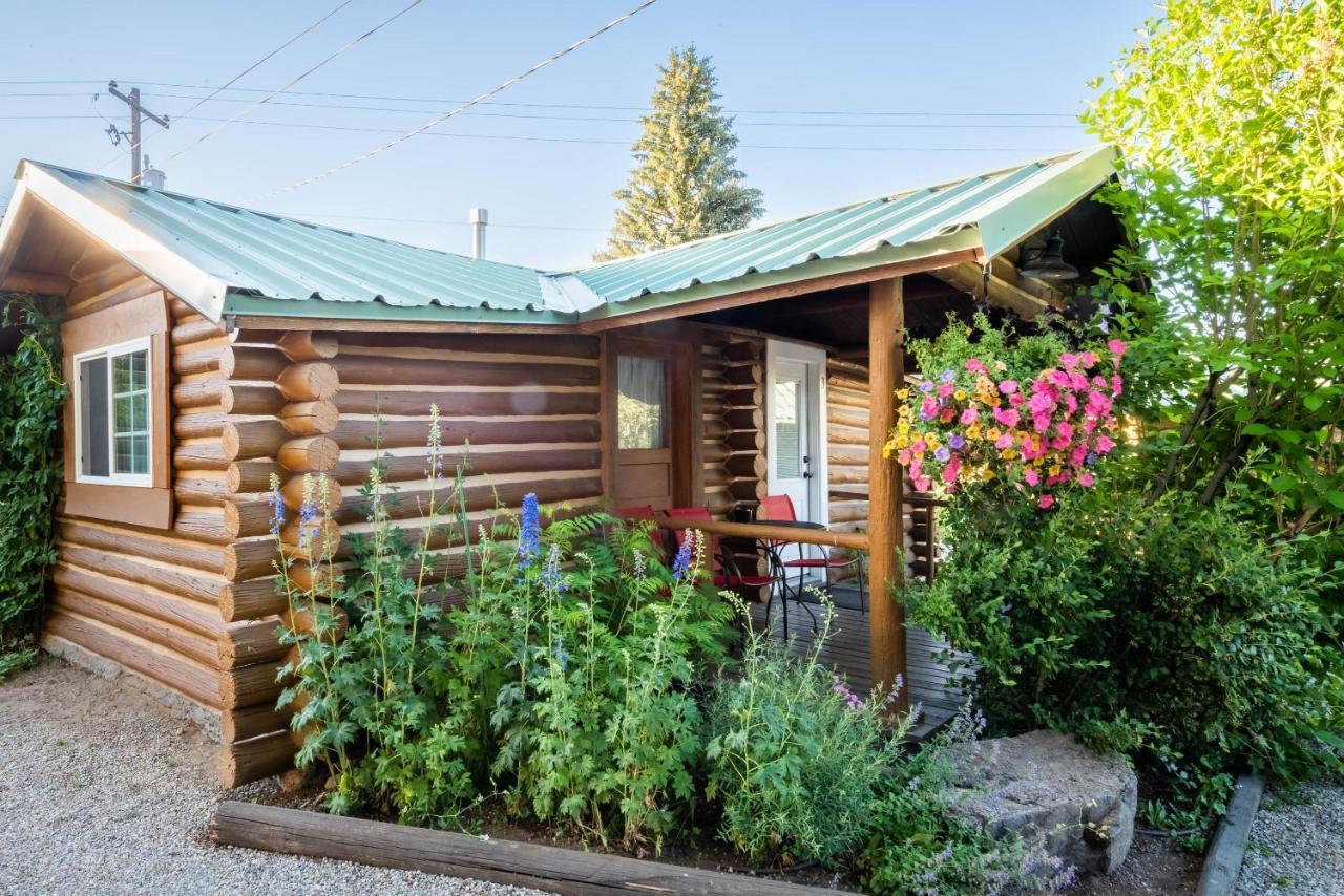 Log Cabin Motel Pinedale Eksteriør billede